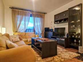 Cozy 2-Bedroom Stay with Parking in OLD INN Bansko